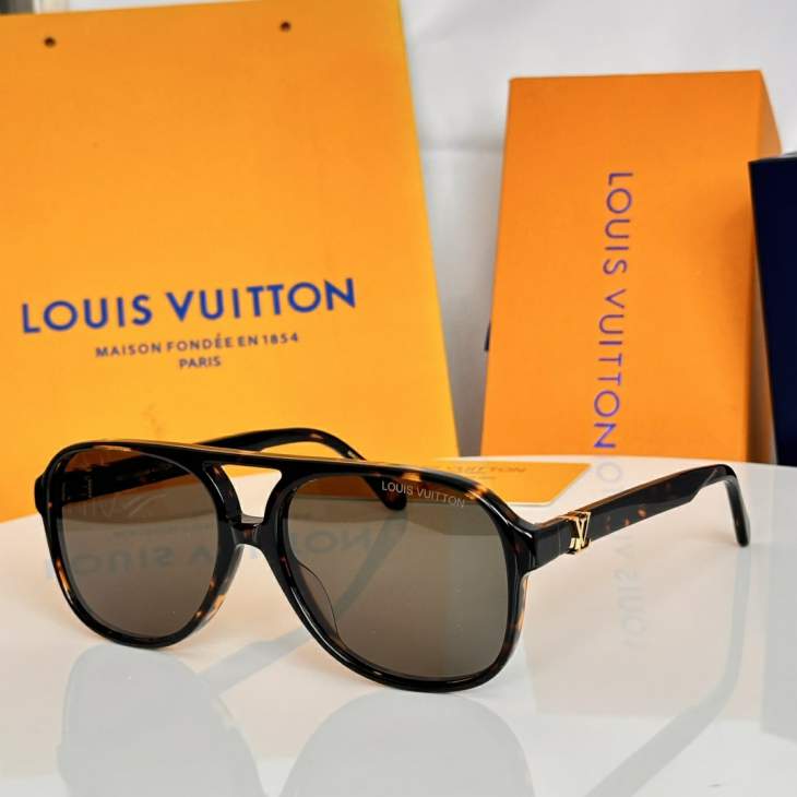 Picture of Louis Vuitton Sunglasses _SKUfw79339268fw